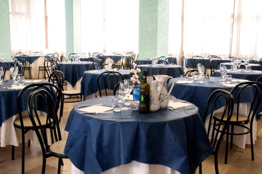 Hotel Royal Pesaro Dış mekan fotoğraf
